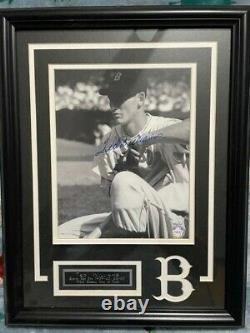 Ted Williams Hall of Fame Boston Red Sox framed 14x18 Autographed photo with COA